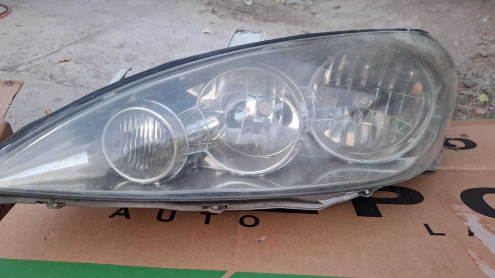 Передние фар на Tоуota Camry 30