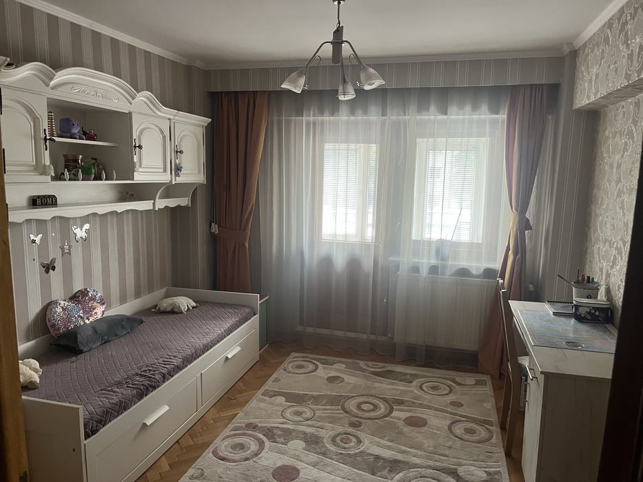 Inchiriez apartament 3cam.  Botosani   zona  Hotel Rapsodia