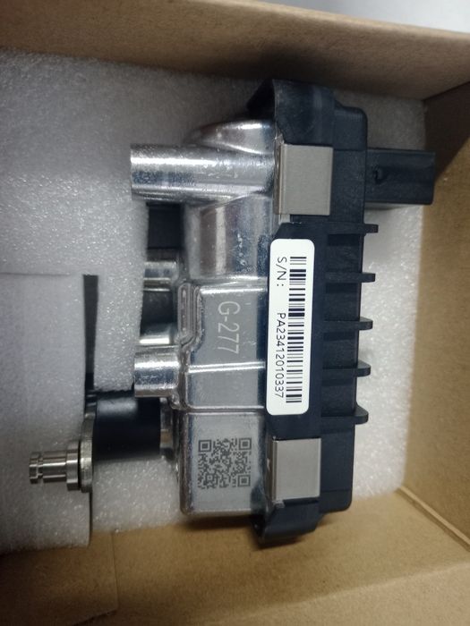 Актуатор,моторче,управление турбо Мерцедес/Mercedes 320cdi,350cdi,3.0d