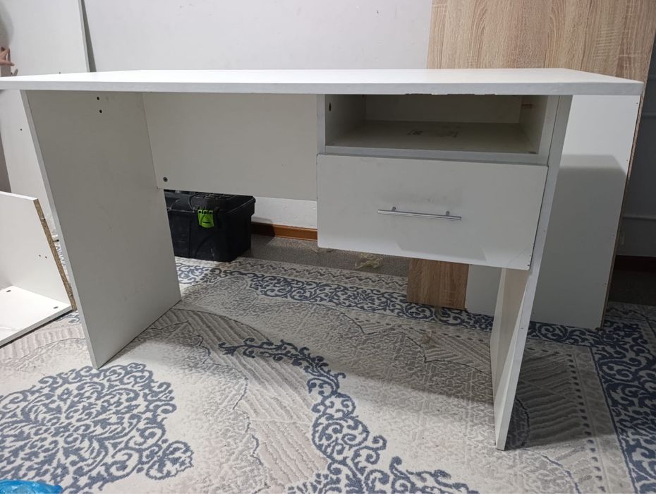 Кресло, стеллажи, столы, стулья, сейф