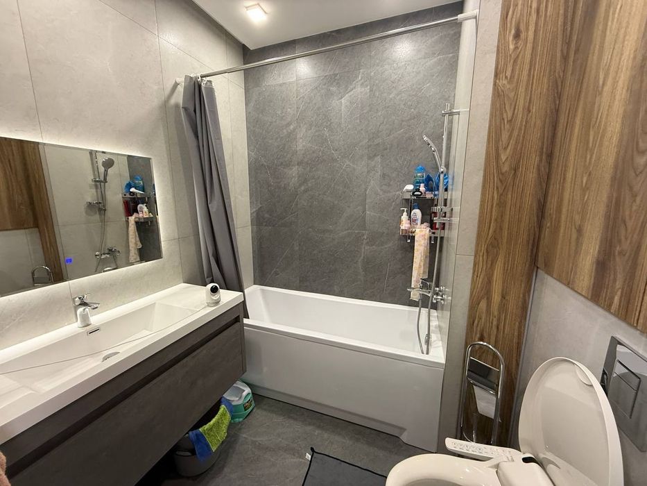 Продается 4х ком квартира, ЖК NRG Mirzo Ulugbek, ор-р: Буз базар,118м²