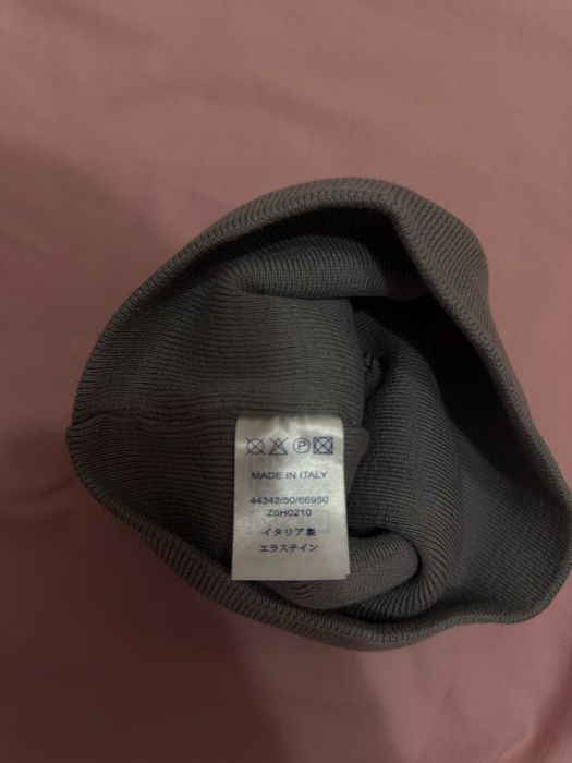 Зимна шапка на Moncler