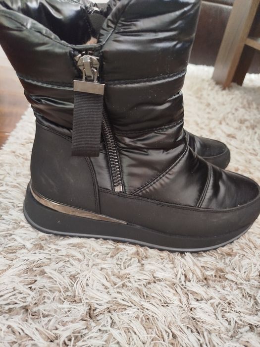 Дамски боти и апрески