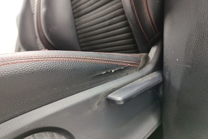 Scaune interior Mercedes-Benz CLA-Class C117 (facelift)