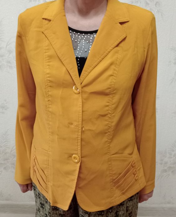 Платья фирменные новые