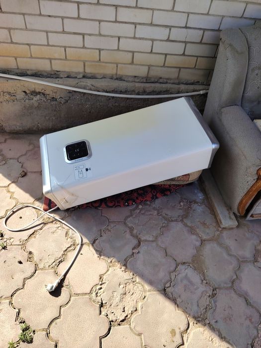 Продам вода нагреватель Аристон 80 литра