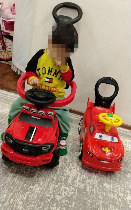 Машинки детские красные 2