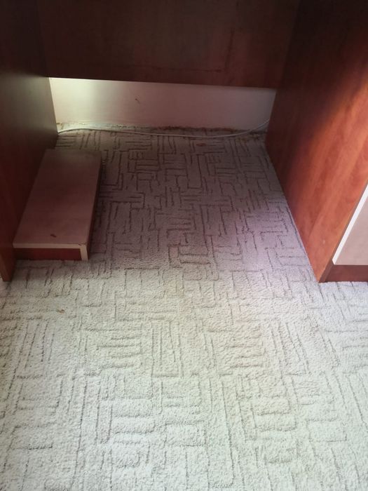 Masa birou cu spatii de depozitare
