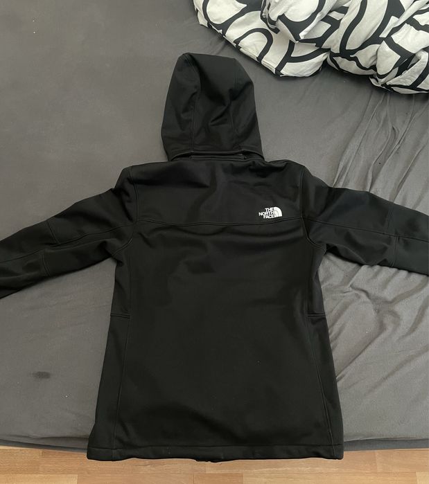 Яке/ветровка The north face