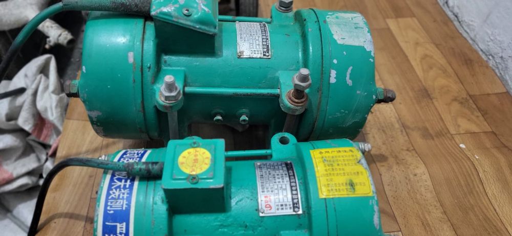 Продам вибродвигател