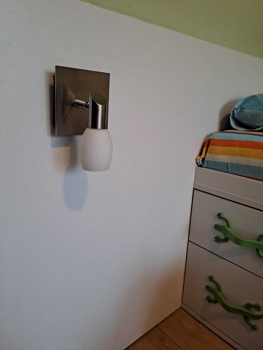 Стенна нощна лампа с ключе,