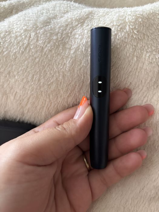 IQOS ILUMA i negru
