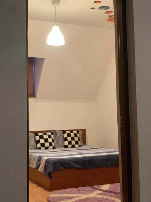 Închiriere vilă elegantă cu 3 dormitoare și curte amenajată – Roman