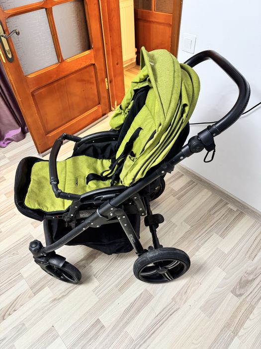 Carucior 3 in 1 Venicci verde