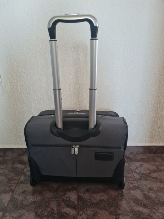 Продавам/куфар/бизнес чанта American Tourister AT Work - мобилен офис