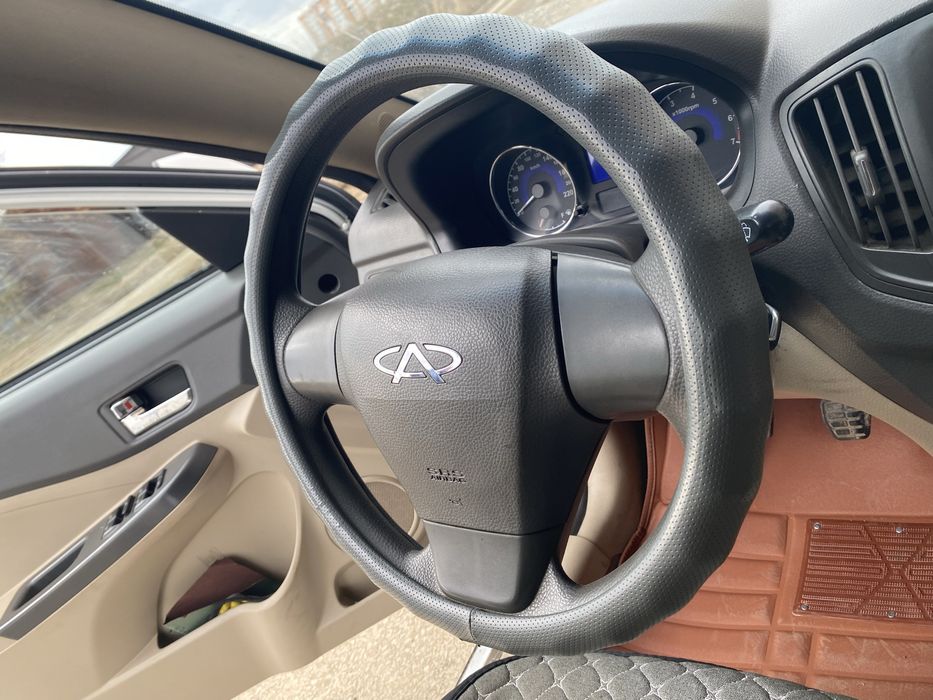 Продам автомобиль чери е5