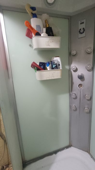 Душевая кабина с крышой