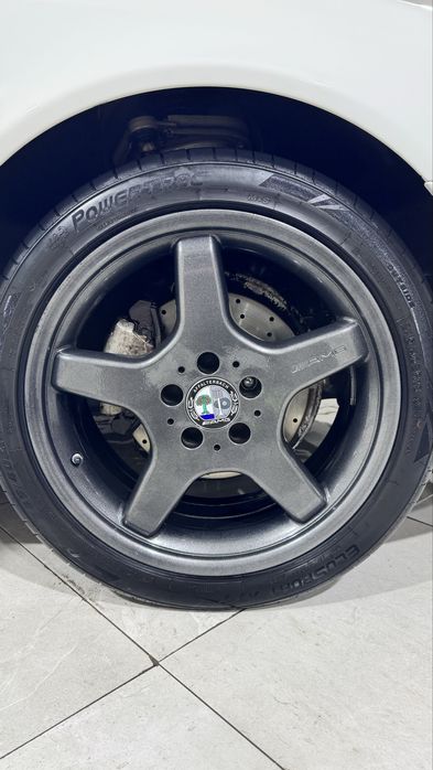 AMG оригинал разноширы R18