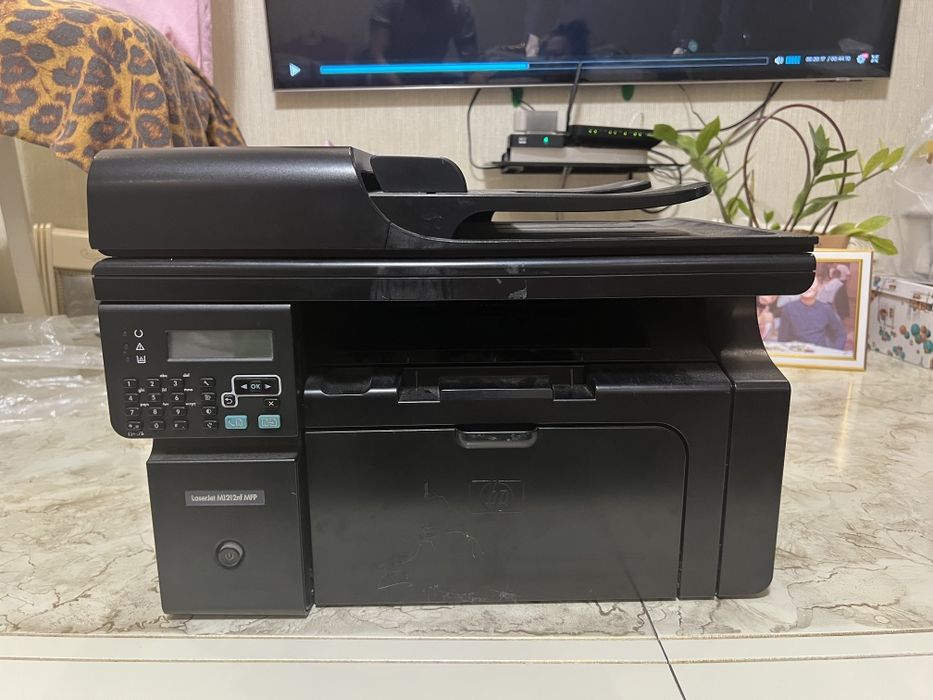 Продам принтер Hp laserjet M1212
