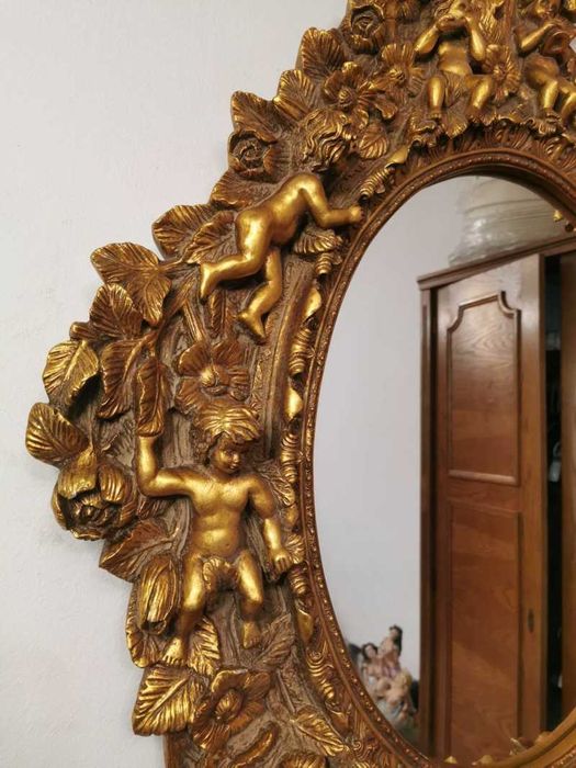 Oglinda vintage cu ingeras