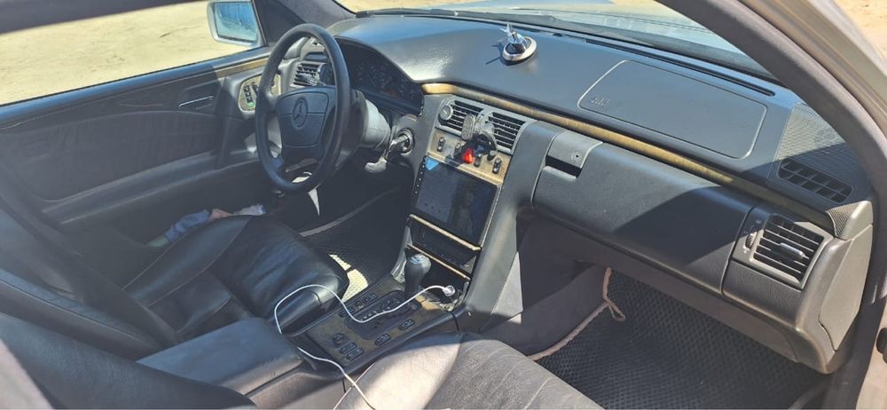 Мерседес Бенз 320