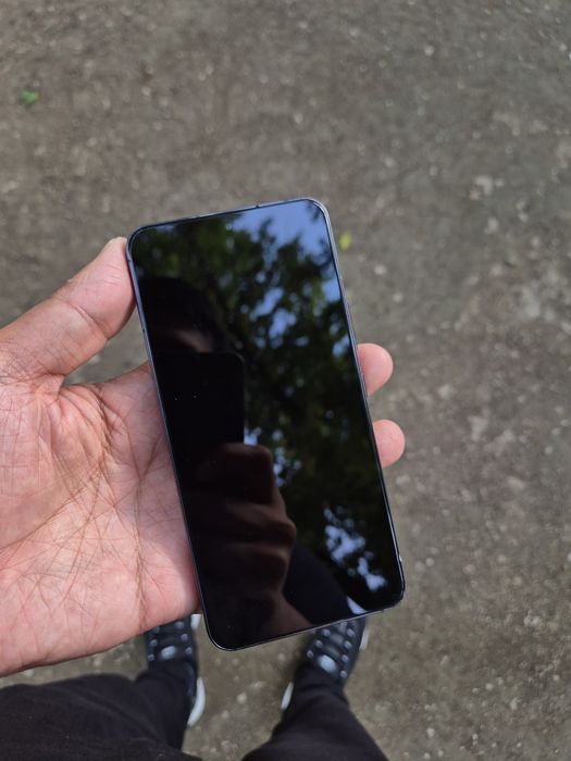 Samsung galaxy s22 5G  8a 256gb