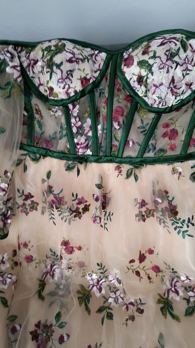 Rochie pentru ocazii speciale deosebit de frumoasă