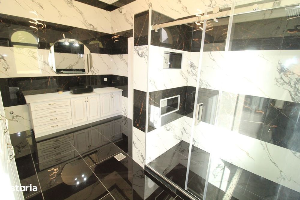 Închiriez casă în Hunedoara, zona Facultatea de Inginerie, teren 750mp