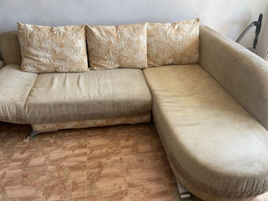 Продам Угловой диван с креслом