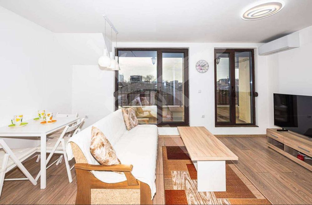 Дава се под наем Тристаен апартамент в Пловдив, Център - 98 кв.м за 648.21 € - Снимка #3
