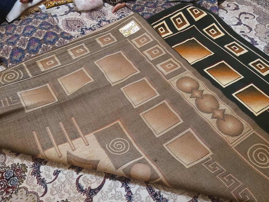 Elegant gilam sotiladi