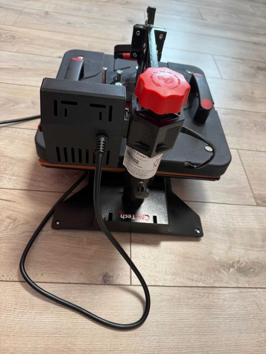 Чисто нова! Термотрансферна Преса от CNCTech с плоча 38х38см.