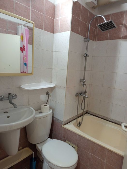 Дава се под наем Двустаен апартамент в Варна, Център - 80 кв.м за 663 € - Снимка #8