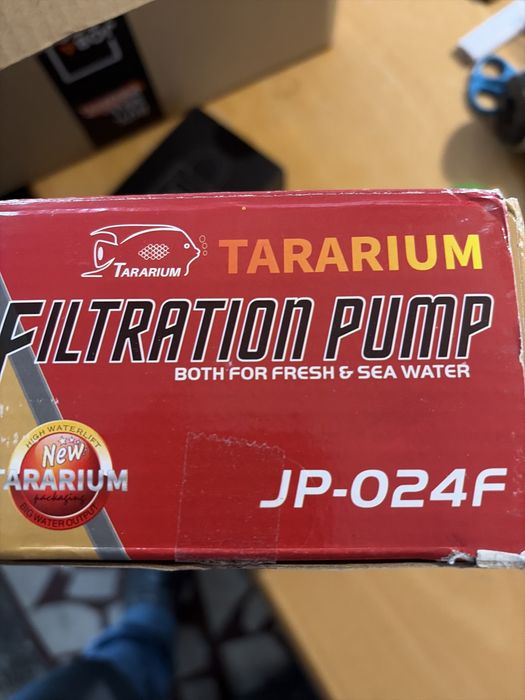 Pompa acvariu.