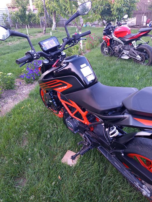 Ktm Duke 125 motocicleta A1