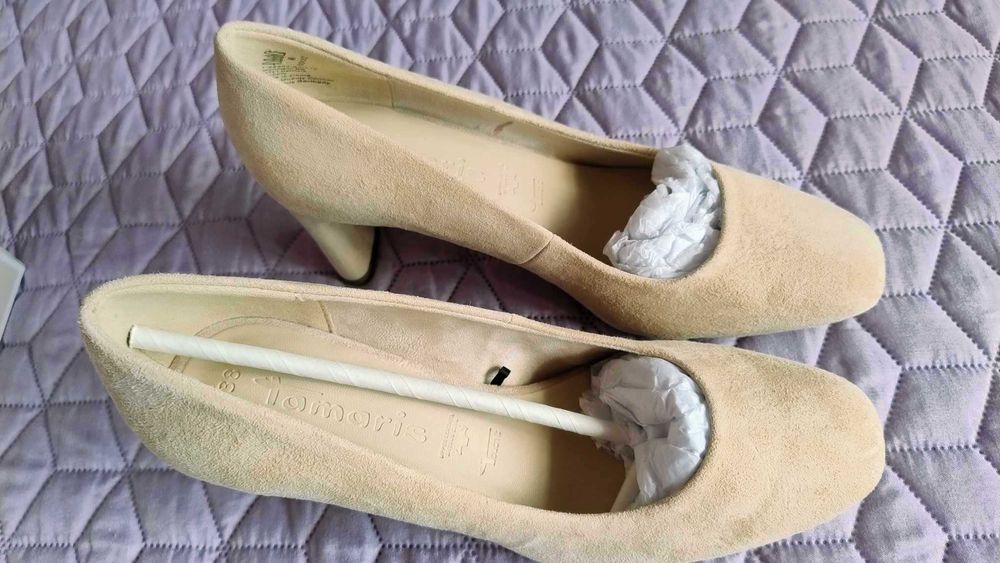 Велурени обувки, ток 6 см на Tamaris