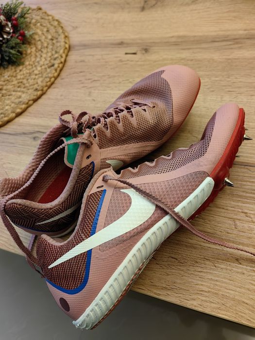 Шпайкове    NIKE