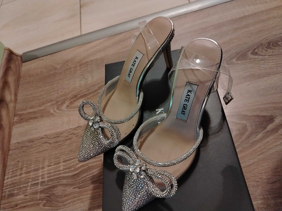 Официални обувки на ток