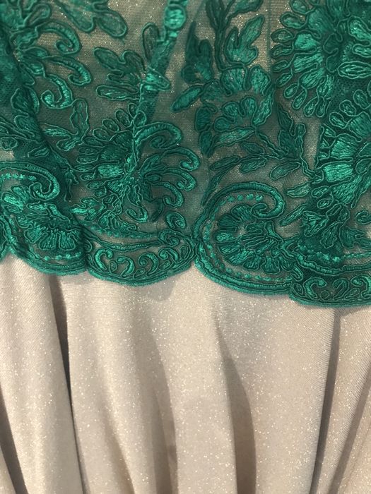 Vand rochie auriu cu verde, marimea S