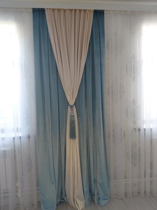 Зал пердесі арнайы тігілген