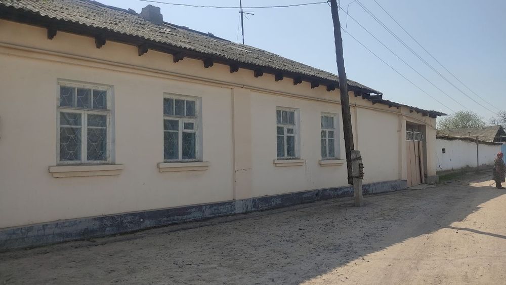 Uy yer xovli sotiladi