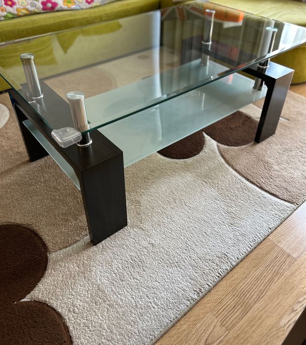 Стъклена холна маса