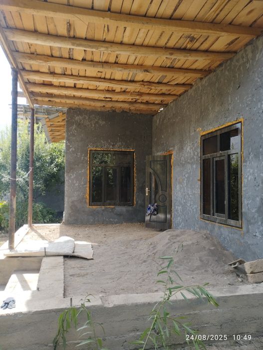 Srochno Toshkent vil Bo'stonliq tumanida yer 6,5 sotox 4 xona yarim ta