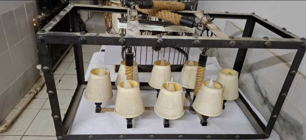 Продам много разных люстр и бра