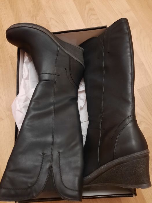 Новые демисезонные  сапоги