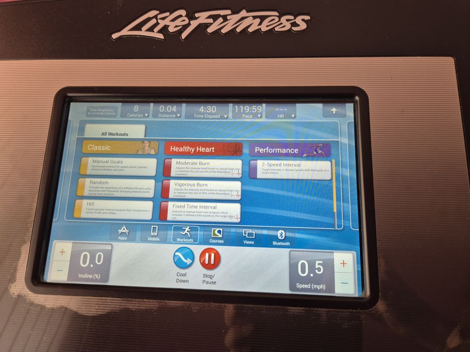 Професионална бягаща пътека Life Fitness 95T