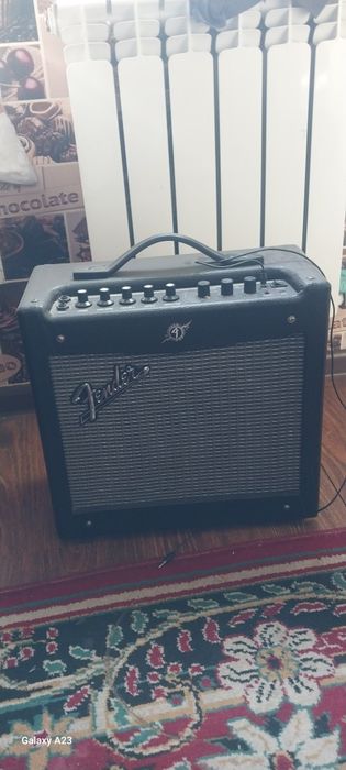Срочно Продаю гитарный комбо усилитель Fender l v2