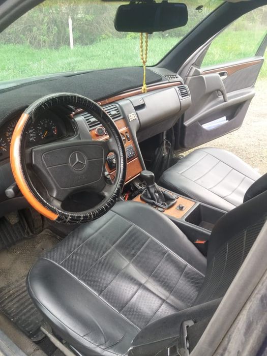 Продам автомашину М210