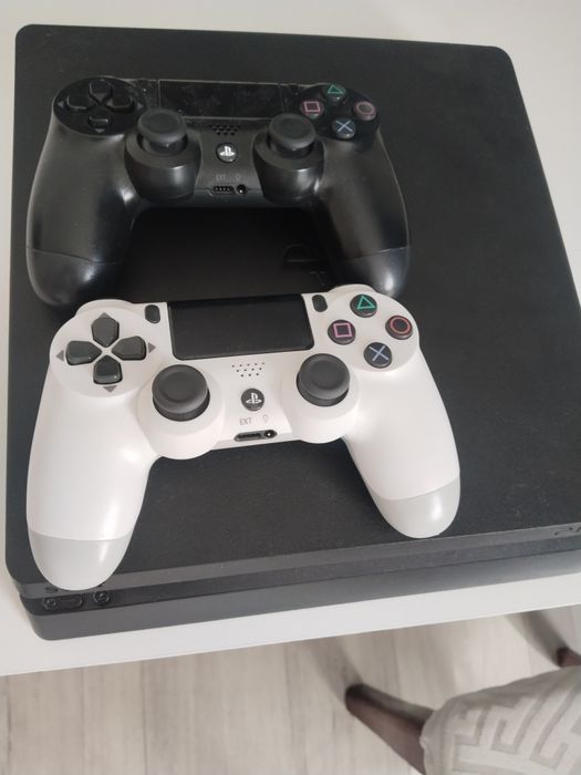 Playstation 4 slim