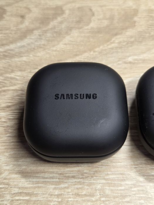 Зарядные кейсы для Samsung Galaxy Buds 2 Pro